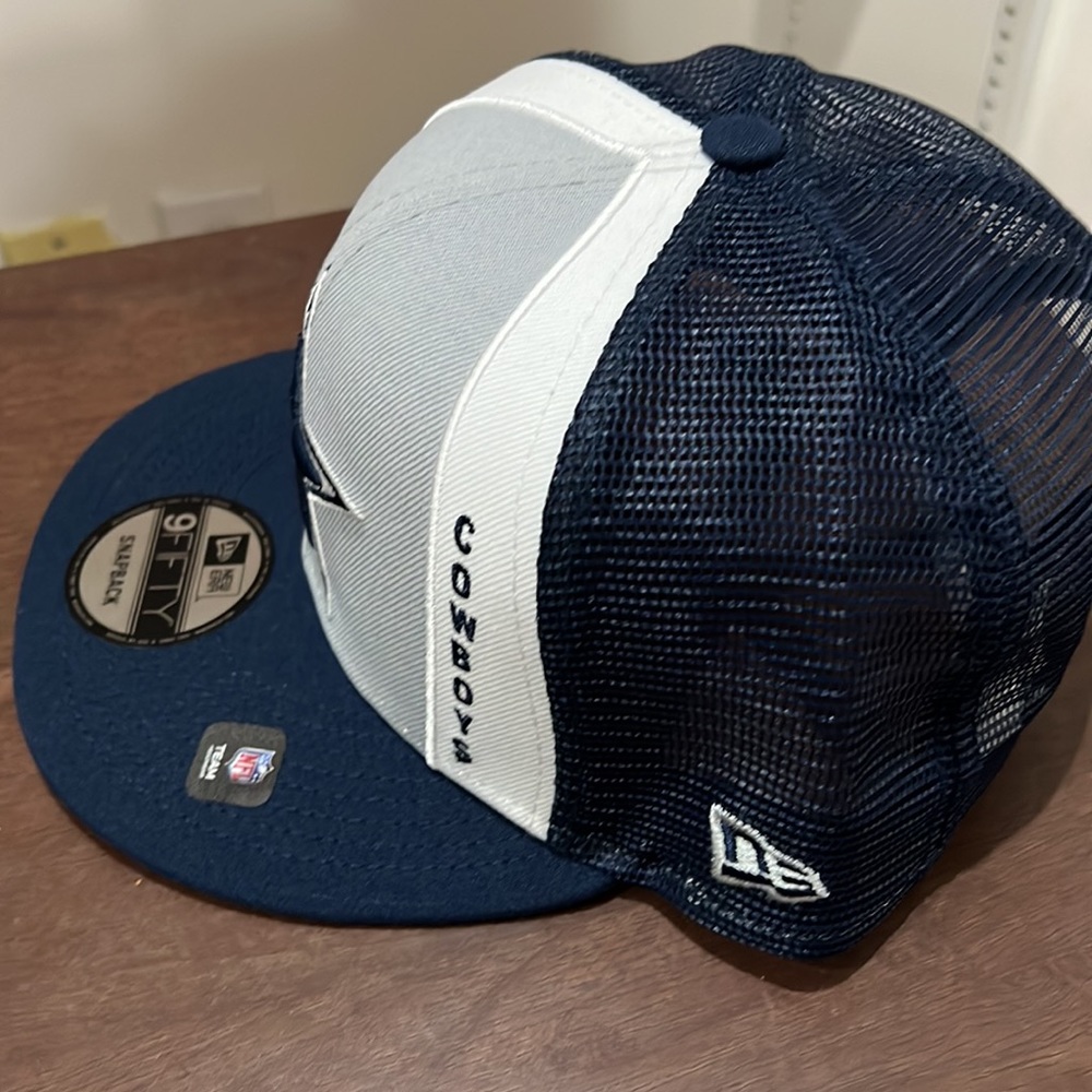 New Era Dallas Cowboys SnapBack (NWT) 9Fifty brand! Breathable & Adjustable - Picture 4 of 4